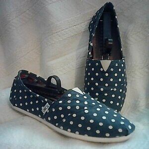 TOMS Navy Blue with White Polka Dot Alpargatas Size 8